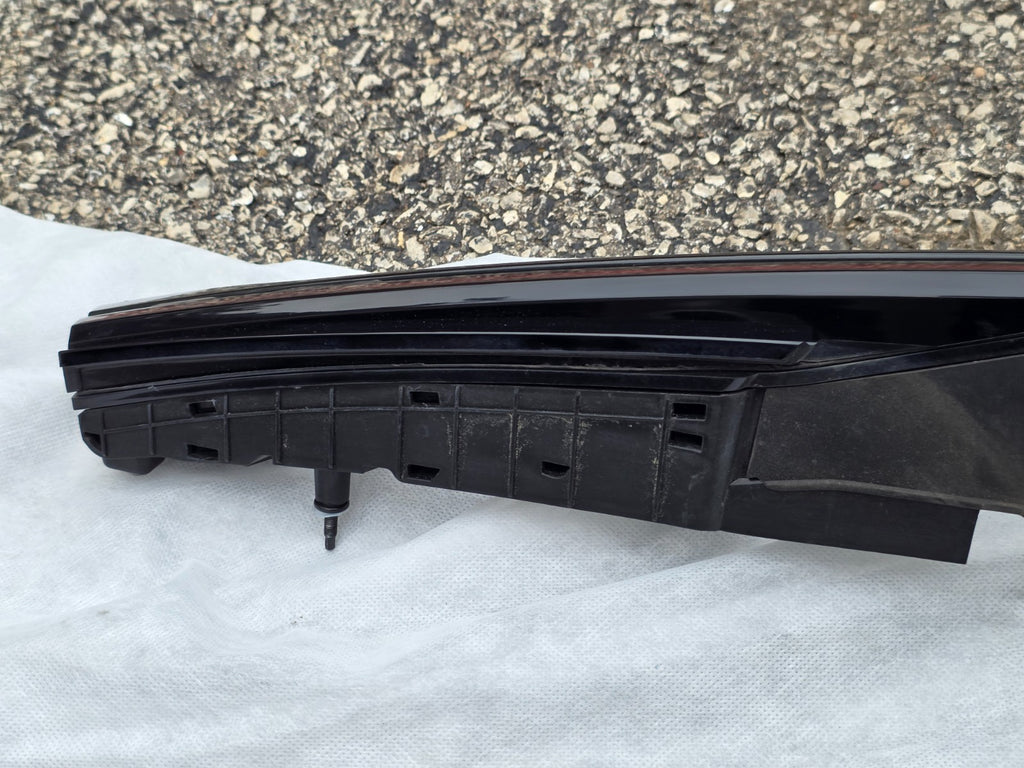 2020-2022 BMW 7 Series G11 LCI Tail Light Rear Center Third Brake LED ASSEMBLY 