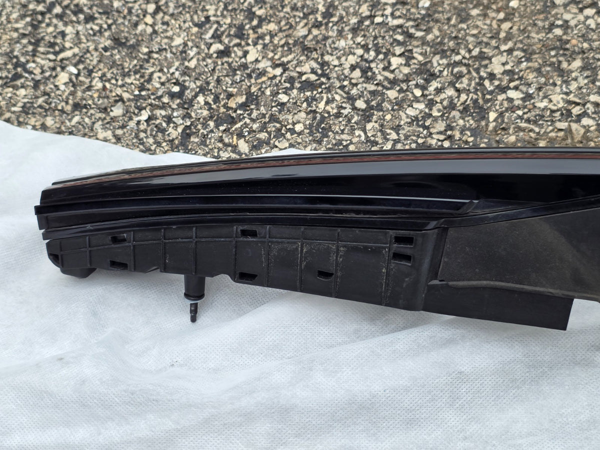 2020-2022 BMW 7 Series G11 LCI Tail Light Rear Center Third Brake LED ASSEMBLY 