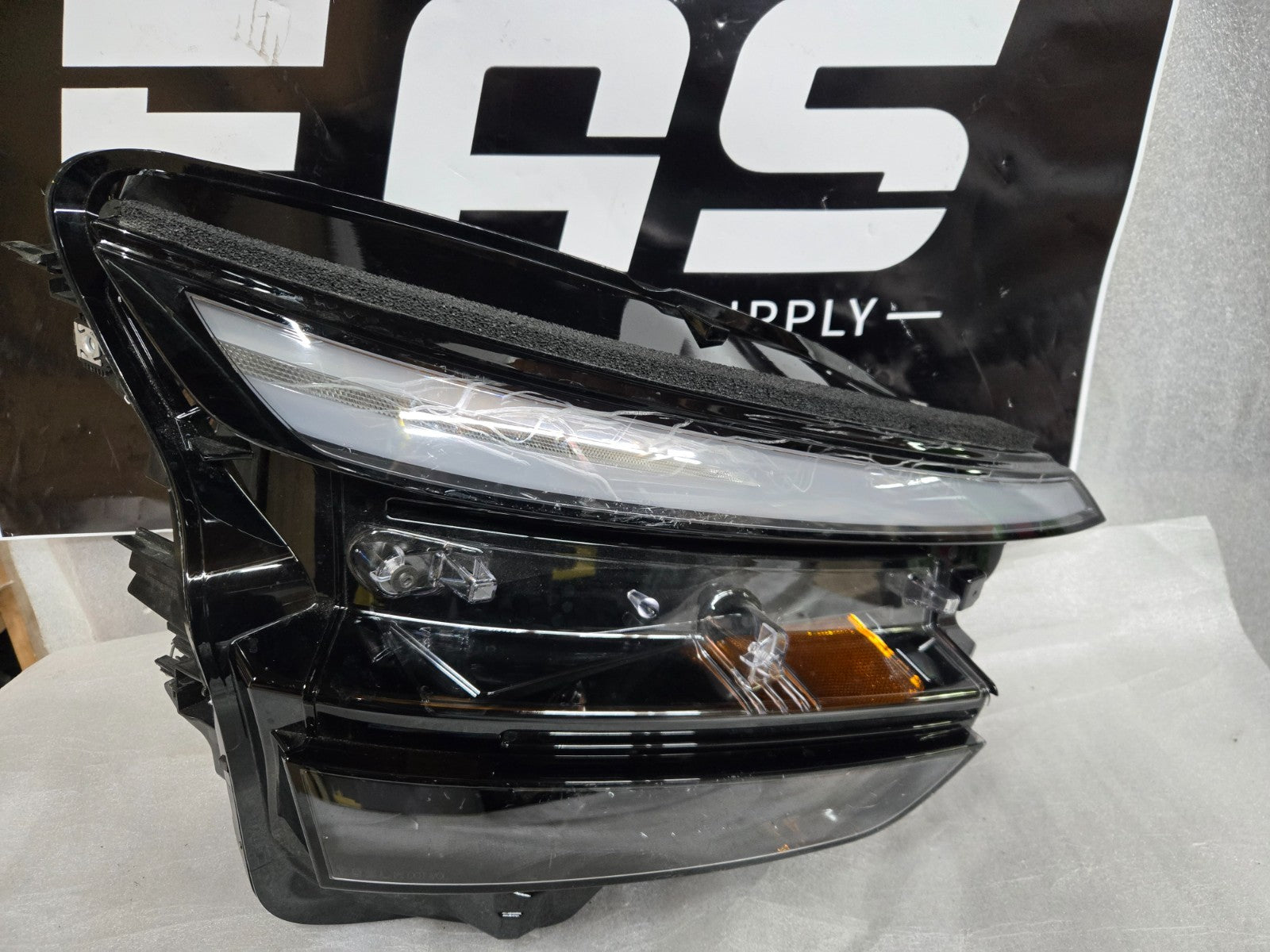 2025-2026 Tesla Model Y Juniper Right RH Passenger LED Headlight OEM 191834800E