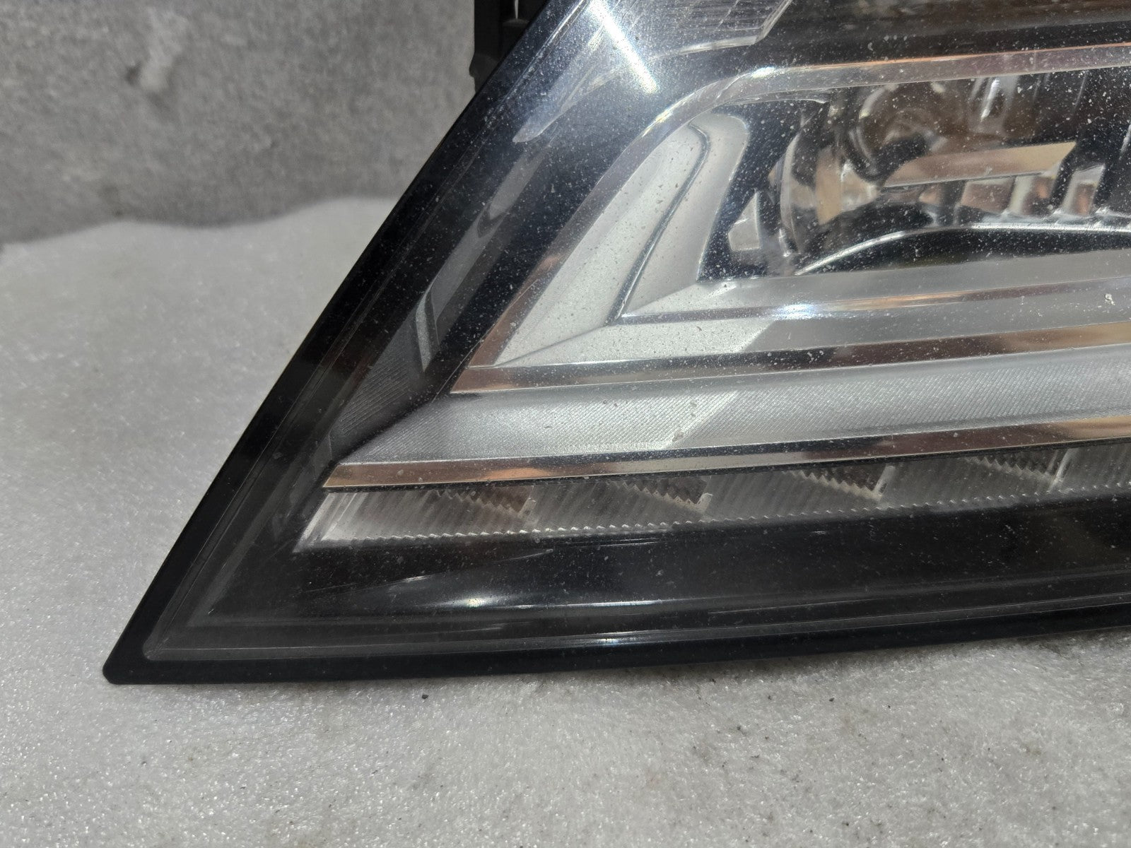 2012-2015 AUDI A7 LEFT LH DRIVER SIDE XENON HEADLIGHT COMPLETE OEM 4G8941005E