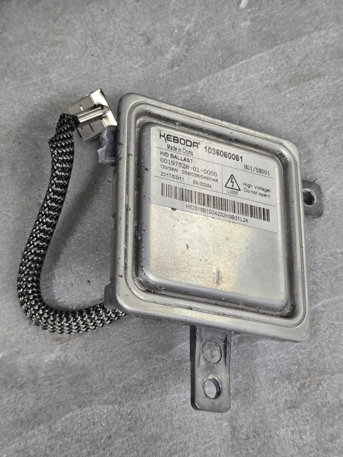 2016-2018 Jaguar XF Headlight Control Module HID Ballast OEM 1036060061 *TAB DMG