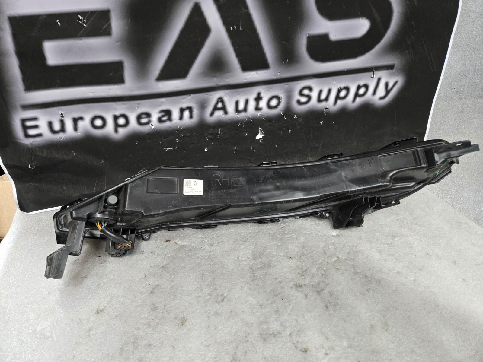 2022 2023 2024 MITSUBISH OUTLANDER LED HEADLIGHT RIGHT PASSENGER OEM 8310A044