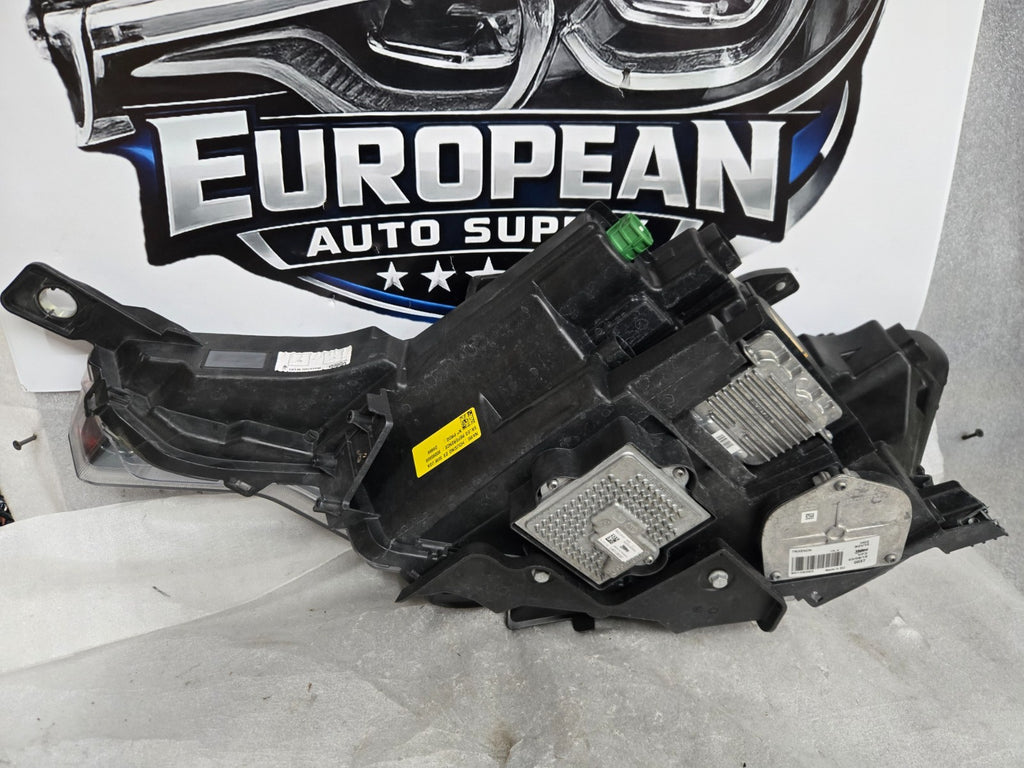 2017-2020 Maserati Levante Xenon Right HID Headlight 670034640 OEM COMPLETE