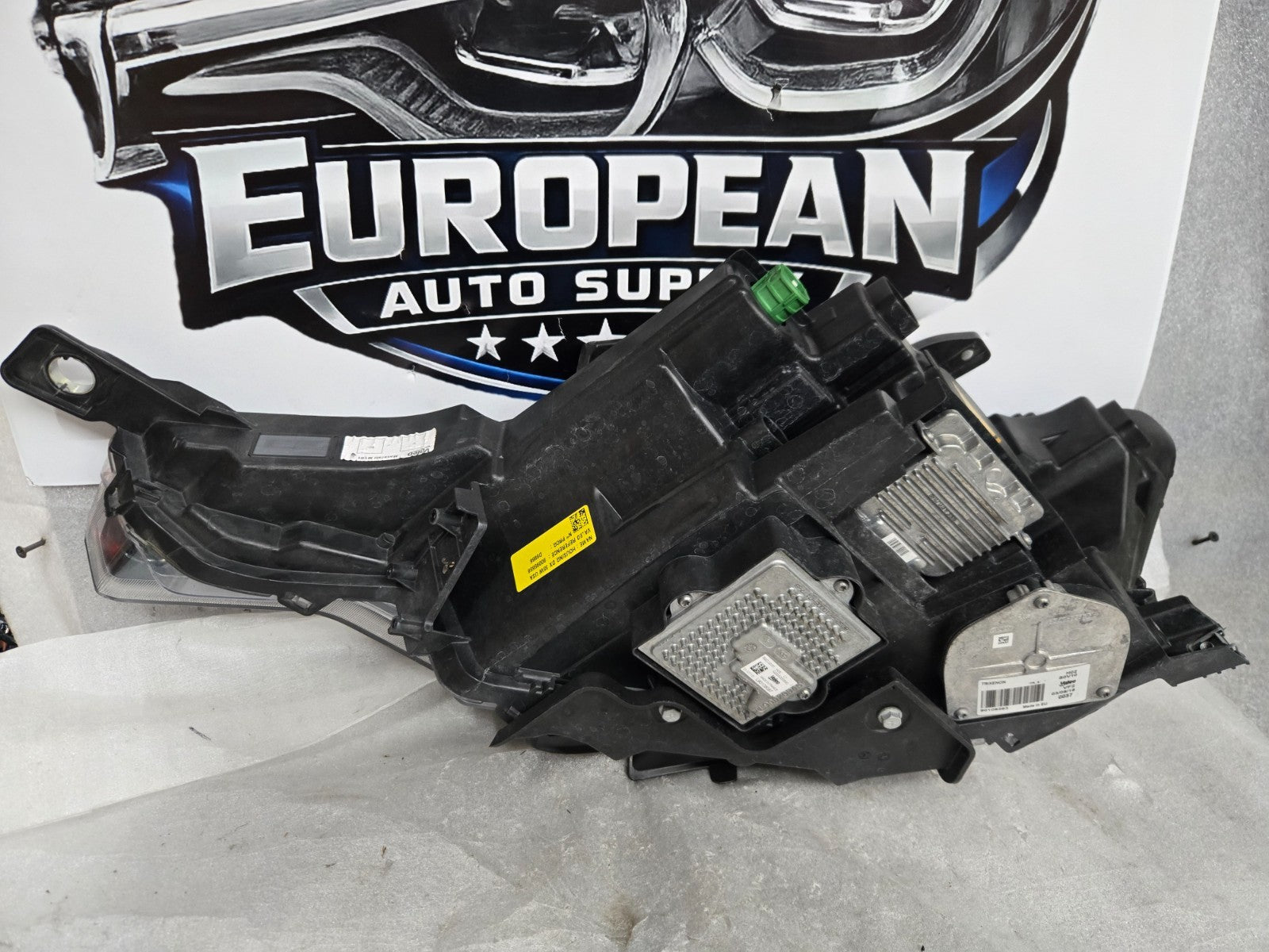 2017-2020 Maserati Levante Xenon Right HID Headlight 670034640 OEM COMPLETE