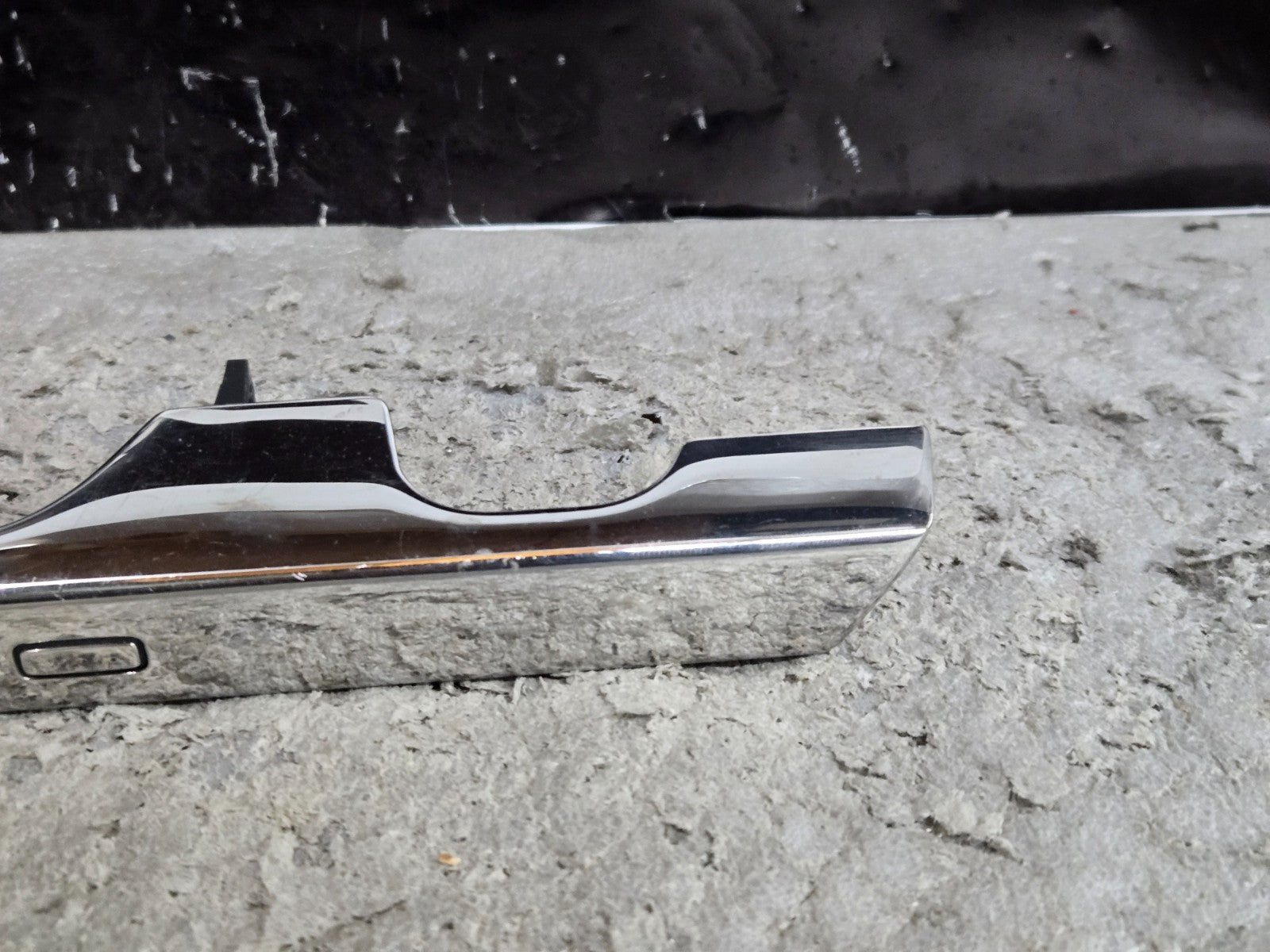 2015-2019 Rolls Royce Wraith Dawn Front Left LH Door Handle 51217348277 OEM RR05