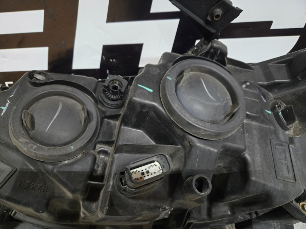 2013-2016 Ford Fusion Halogen Right Side Headlight Assembly OEM DS73-13W029-CD