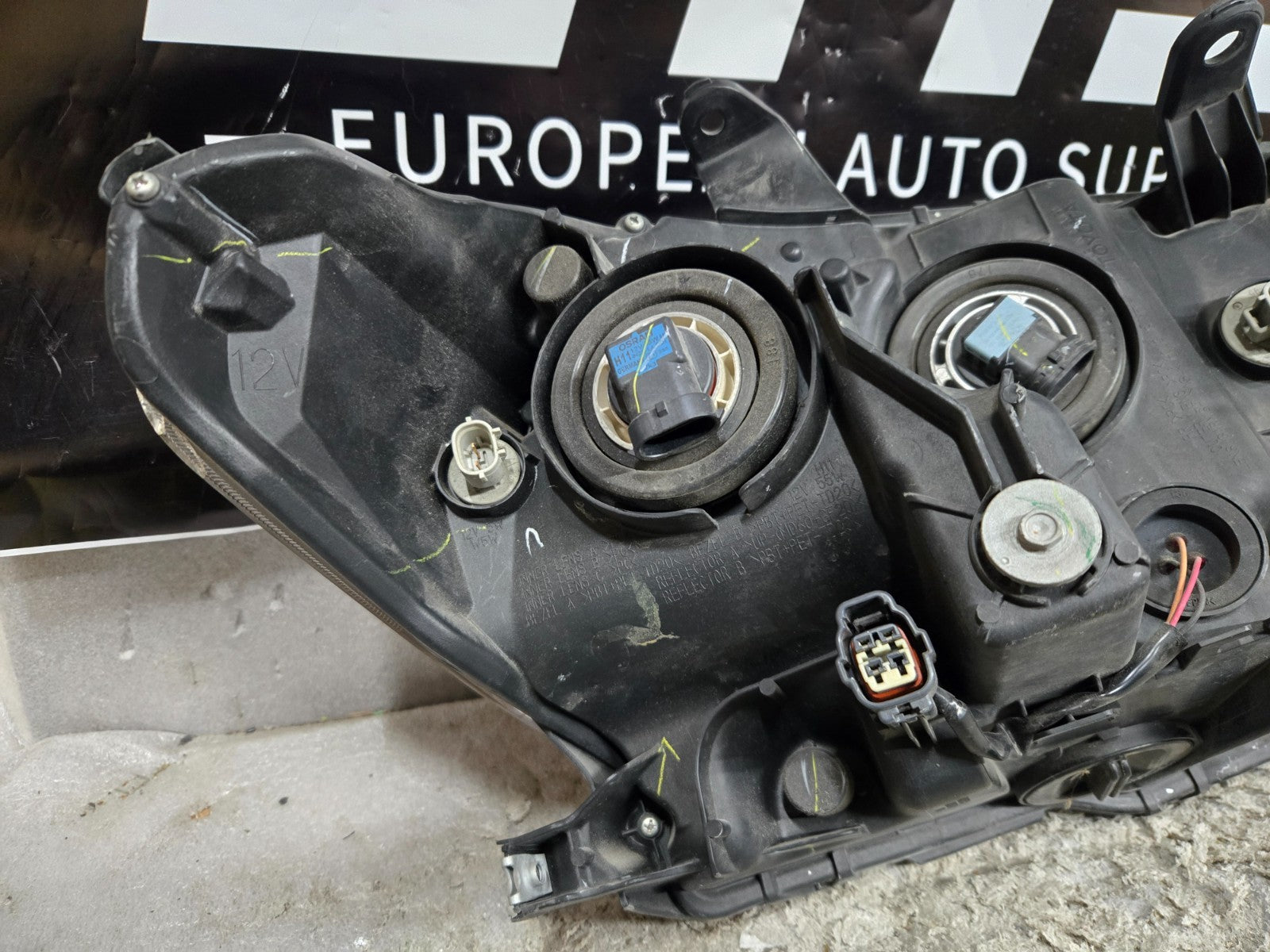 2016-2023 Toyota Tacoma Headlight Halogen LEFT LH Driver Side Genuine OEM