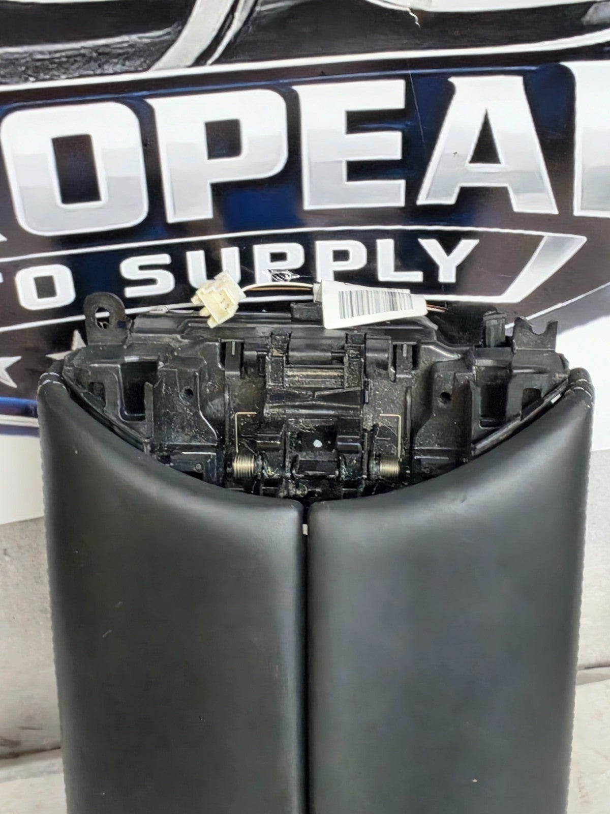 2018-2021 MERCEDES GLC63 AMG C253 CENTER CONSOLE ARMREST STORAGE OEM A2905402601