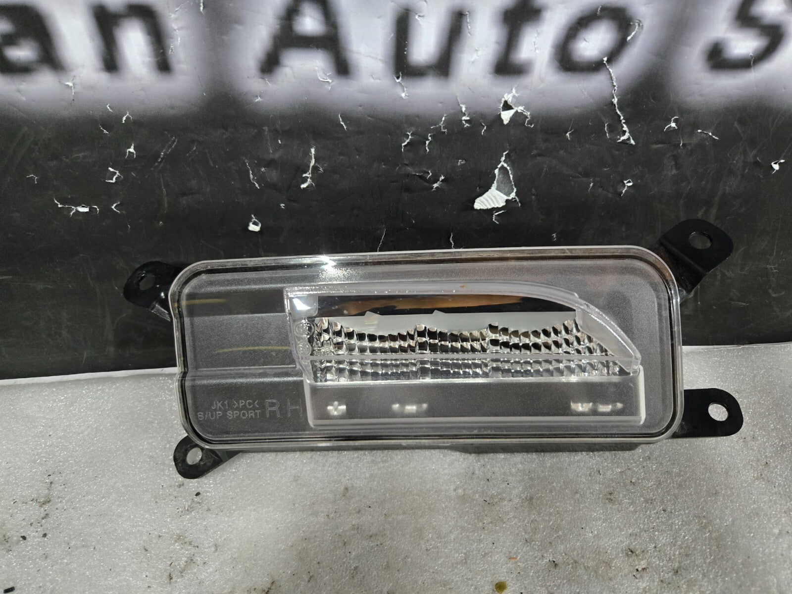 2022 2023 Hyundai Genesis GV70 LED Backup Reverse Light Right RH Passenger OEM