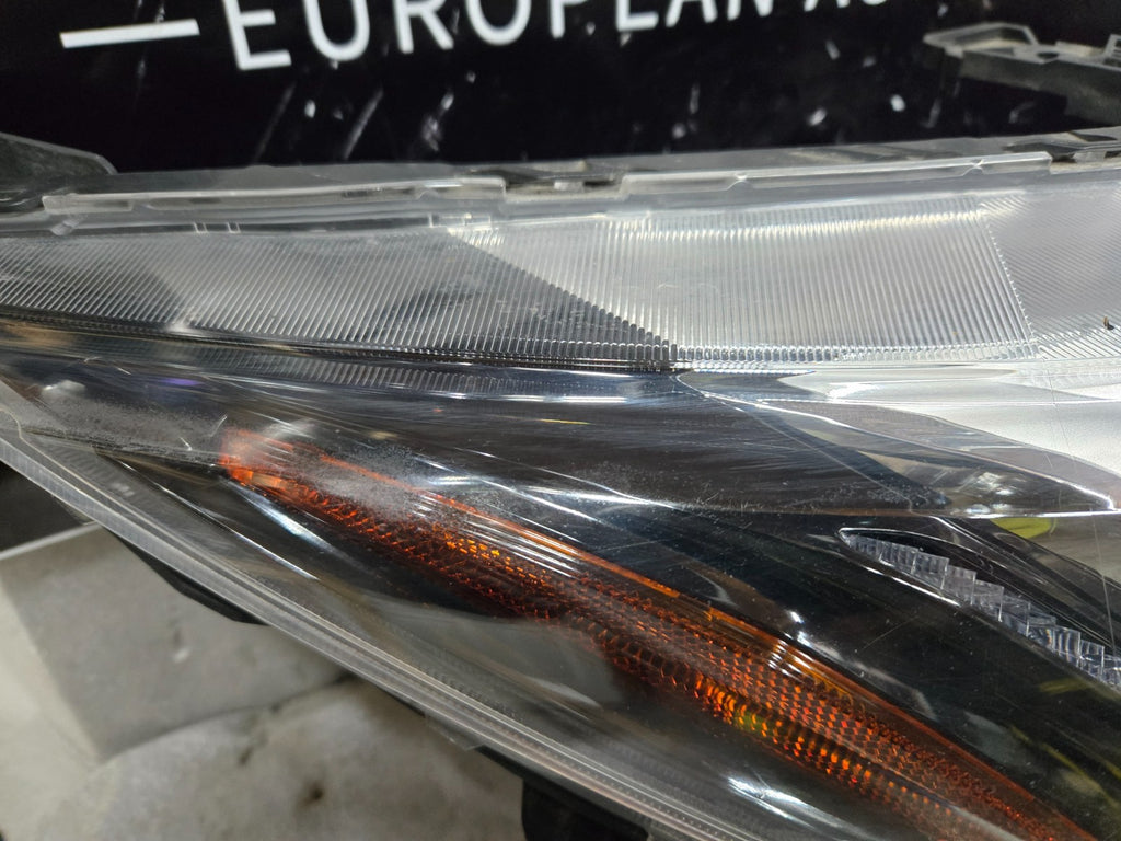 2018-2019 MITSUBISHI ECLIPSE CROSS RIGHT RH PASSENGER HEADLIGHT OEM 26010W510P
