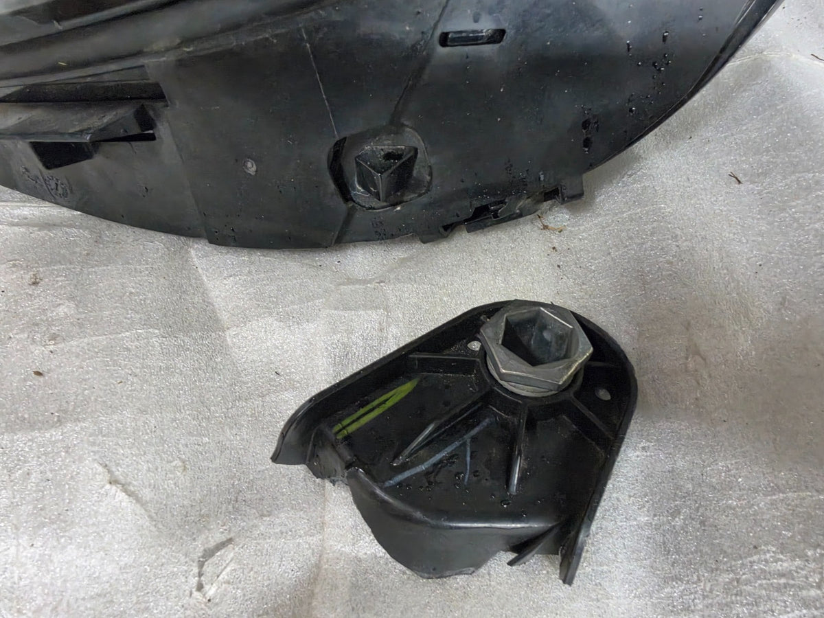 2017-2019 MERCEDES E CLASS E350 E400 E550 LED Headlight LEFT OEM A2139068106KZ