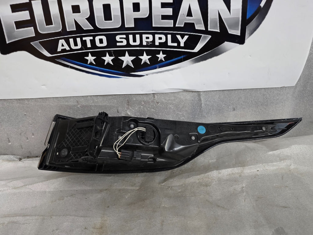 2018-2023 RANGE ROVER VELAR REAR LEFT DRIVER OUTER LED TAIL LIGHT OEM LR181914