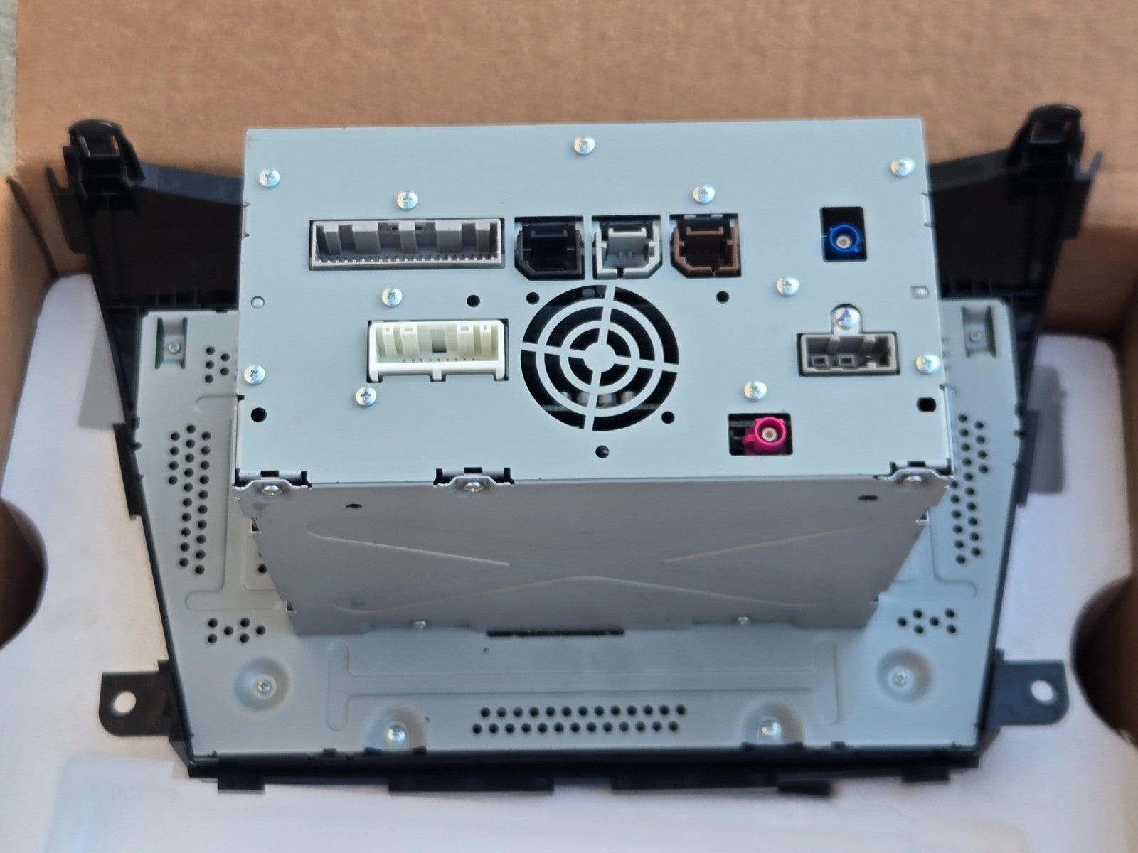 2015-2018 Nissan Murano Navigation Radio CD Player Receiver OEM 25915-9UE1B