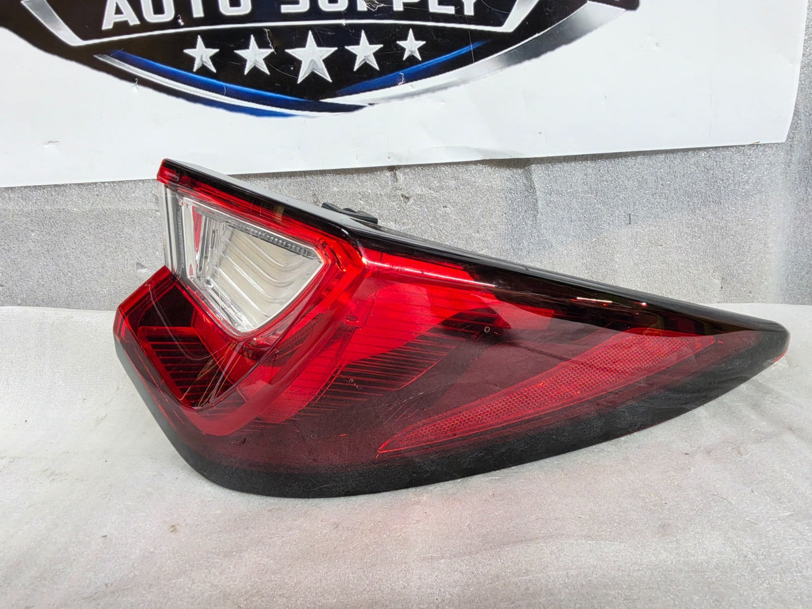 2022-2024 Acura MDX Right RH Passenger OUTER Tail Light LED OEM 33550TYAA02