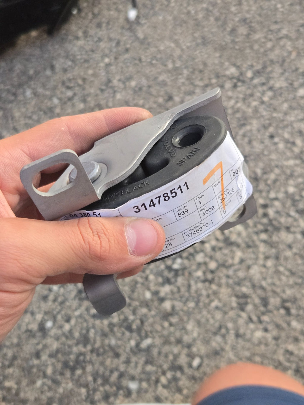 Exhaust System Hanger Bracket for Volvo 31478511 OEM NEW