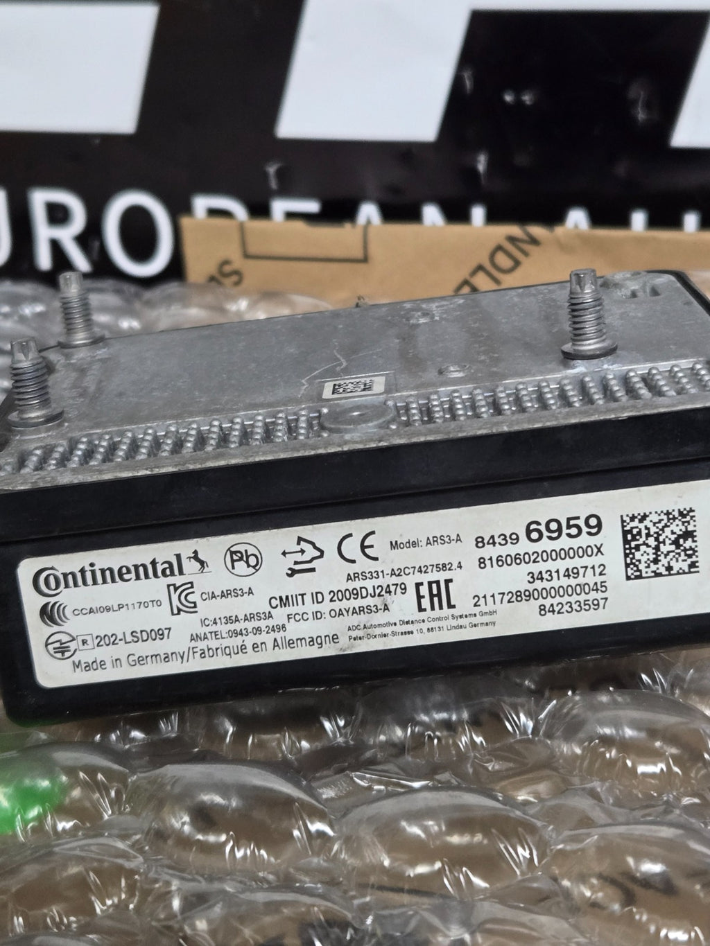2017-2019 CADILLAC ESCALADE FORWARD RANGE RADAR SENSOR MODULE OEM 84396959