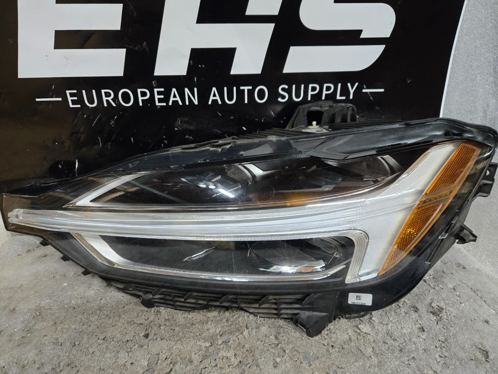 2018-2022 Volvo XC60 Left Driver Side FULL LED Headlight OEM 32228490 COMPLETE!!