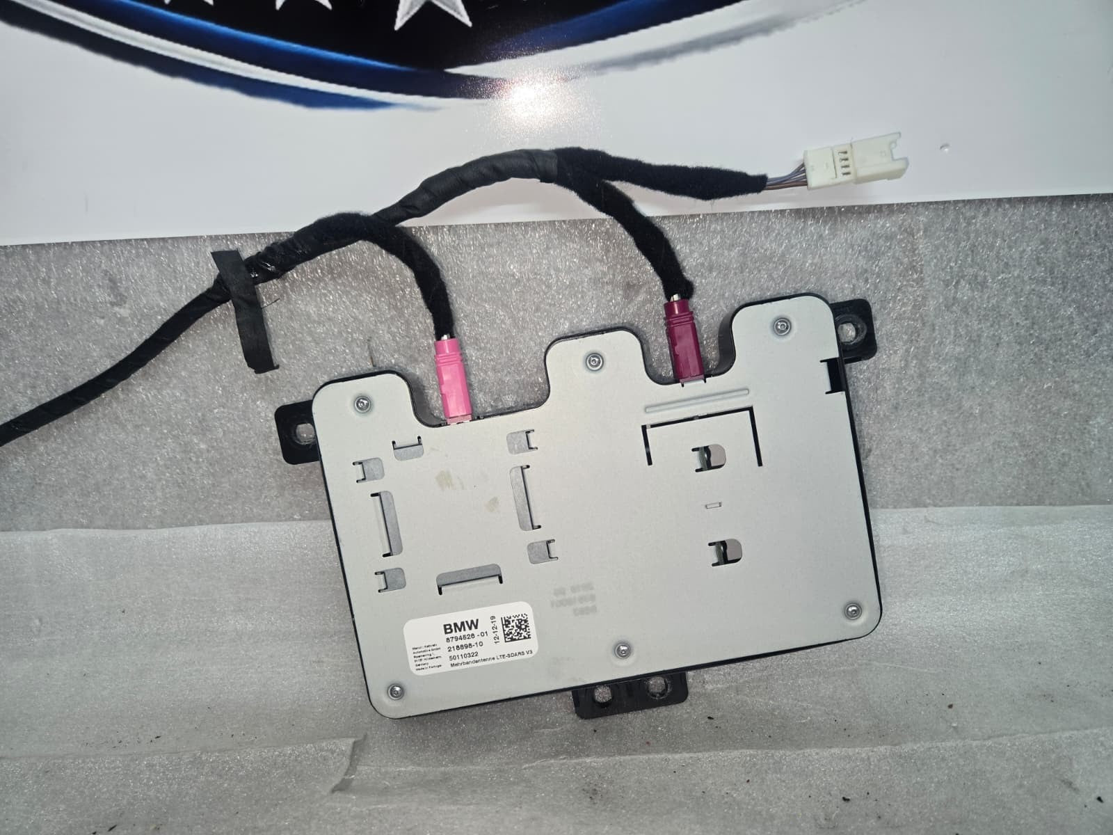 2019 - 2024 BMW 840 850 F92 G14 G16 REAR RADIO ANTENNA CONTROL MODULE 8794526