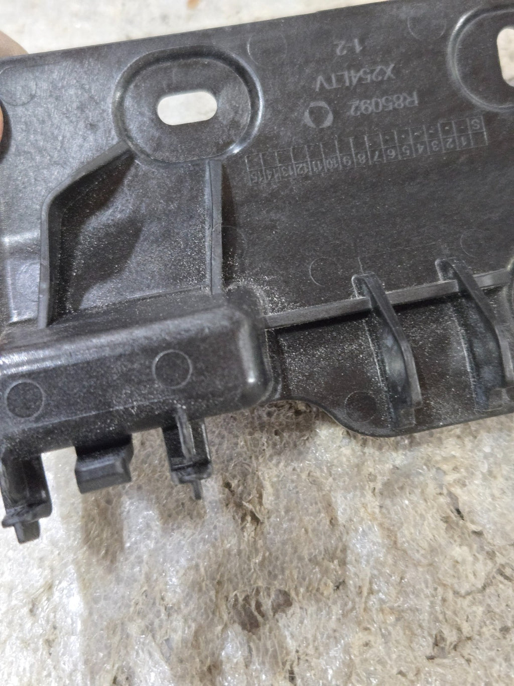 MERCEDES-BENZ MOUNTING RAIL PLASTIC A2546902000 OEM