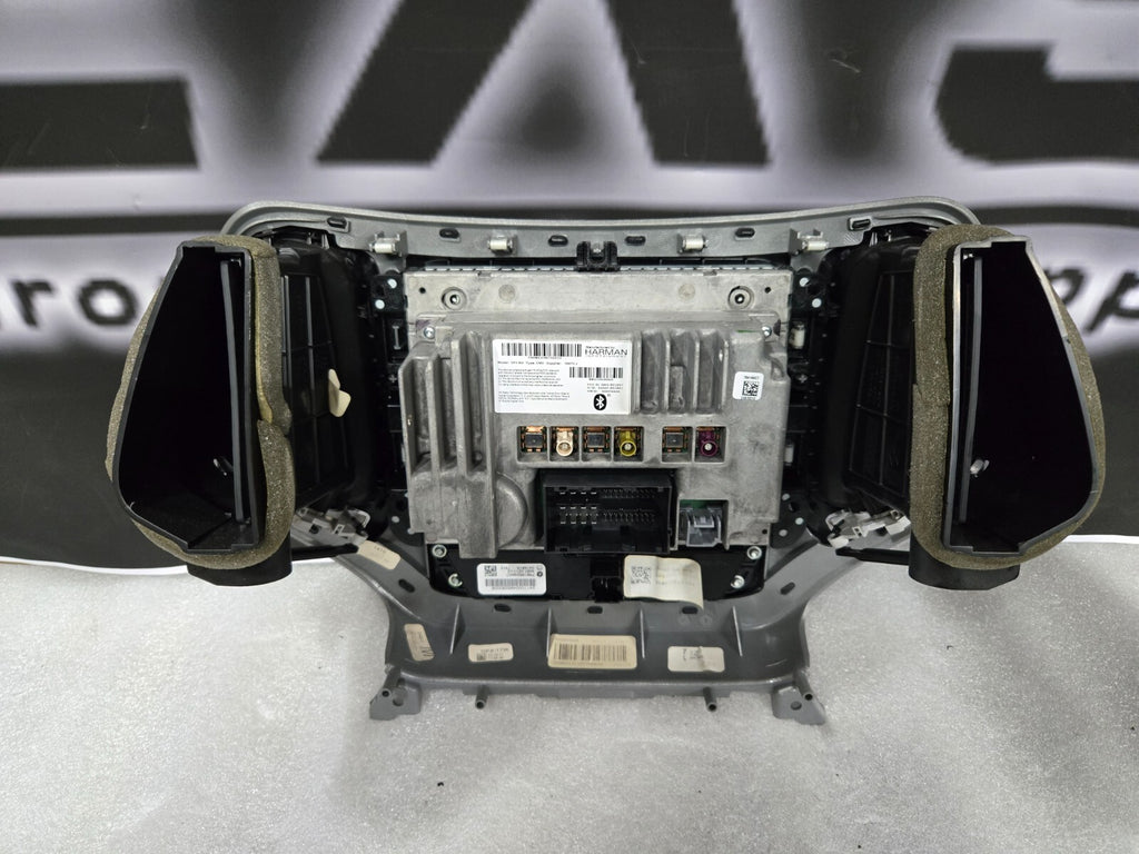 2014-2018 JEEP CHEROKEE VP3 RA3 UCONNECT SATELITE RADIO W/ RADIO BEZEL OEM