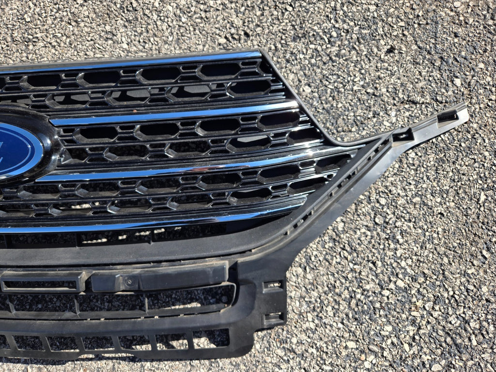 2020 2021 2022 2023 Ford Explorer Grill W/ Emblem LB5B-8200-BD59B8 OEM