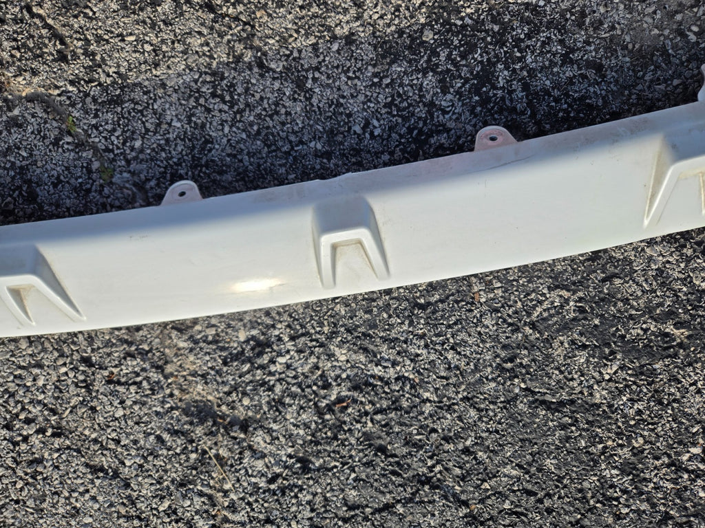 2019-2023 BMW X5 G05 M REAR BUMPER DIFFUSER LOWER VALANCE WHITE OEM 849222