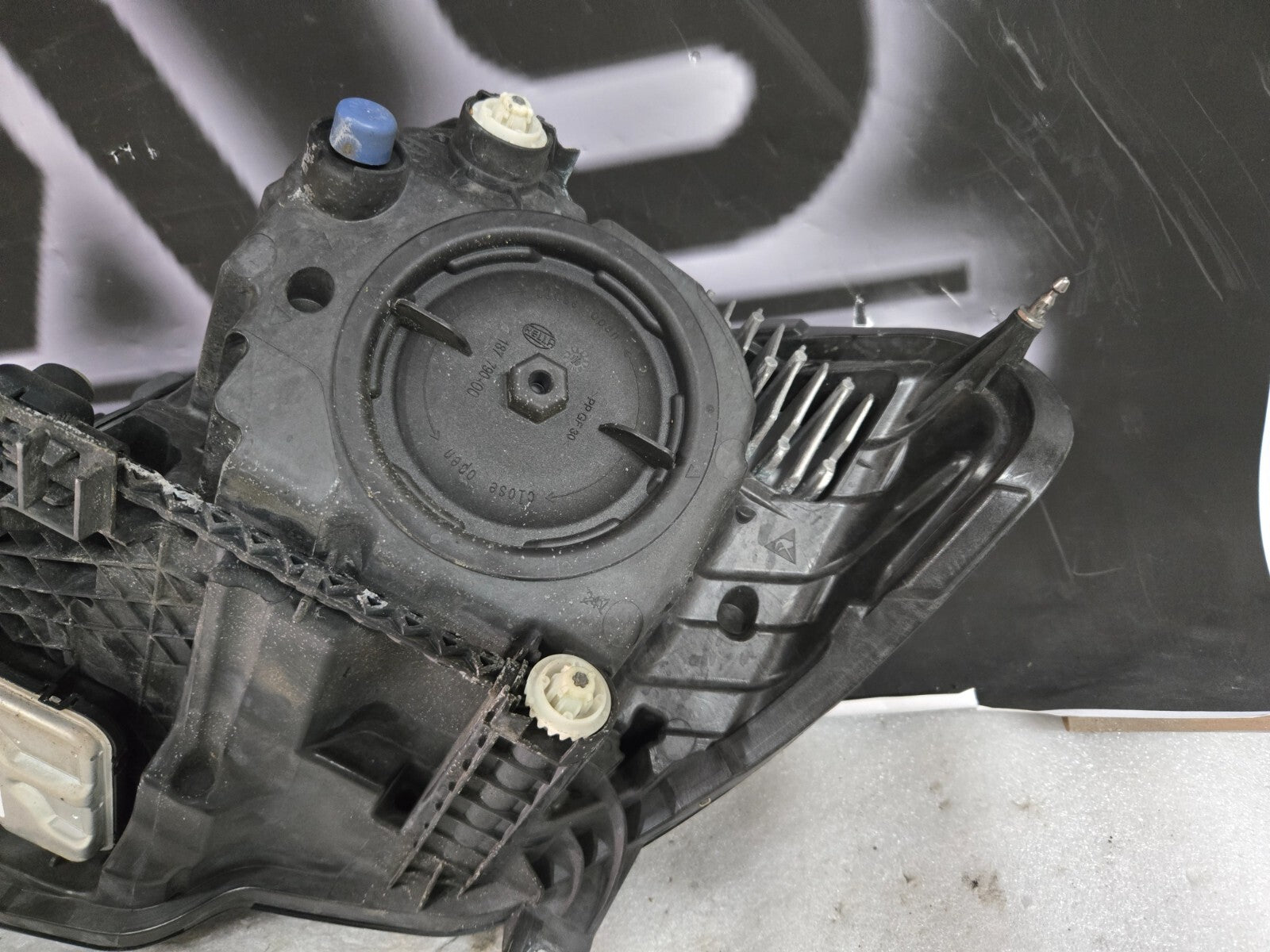 2016-2019 Jaguar XE Headlight Xenon Right Passenger GX73-13W029-CE w/ Modules OE