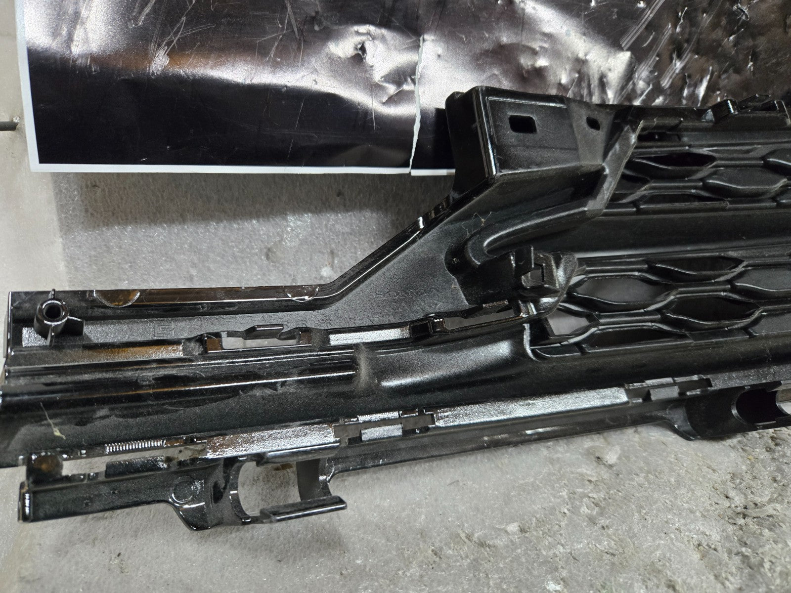 2015-2017 Acura TLX Lower Grille RIGHT RH 71102-TZ3-A20 OEM