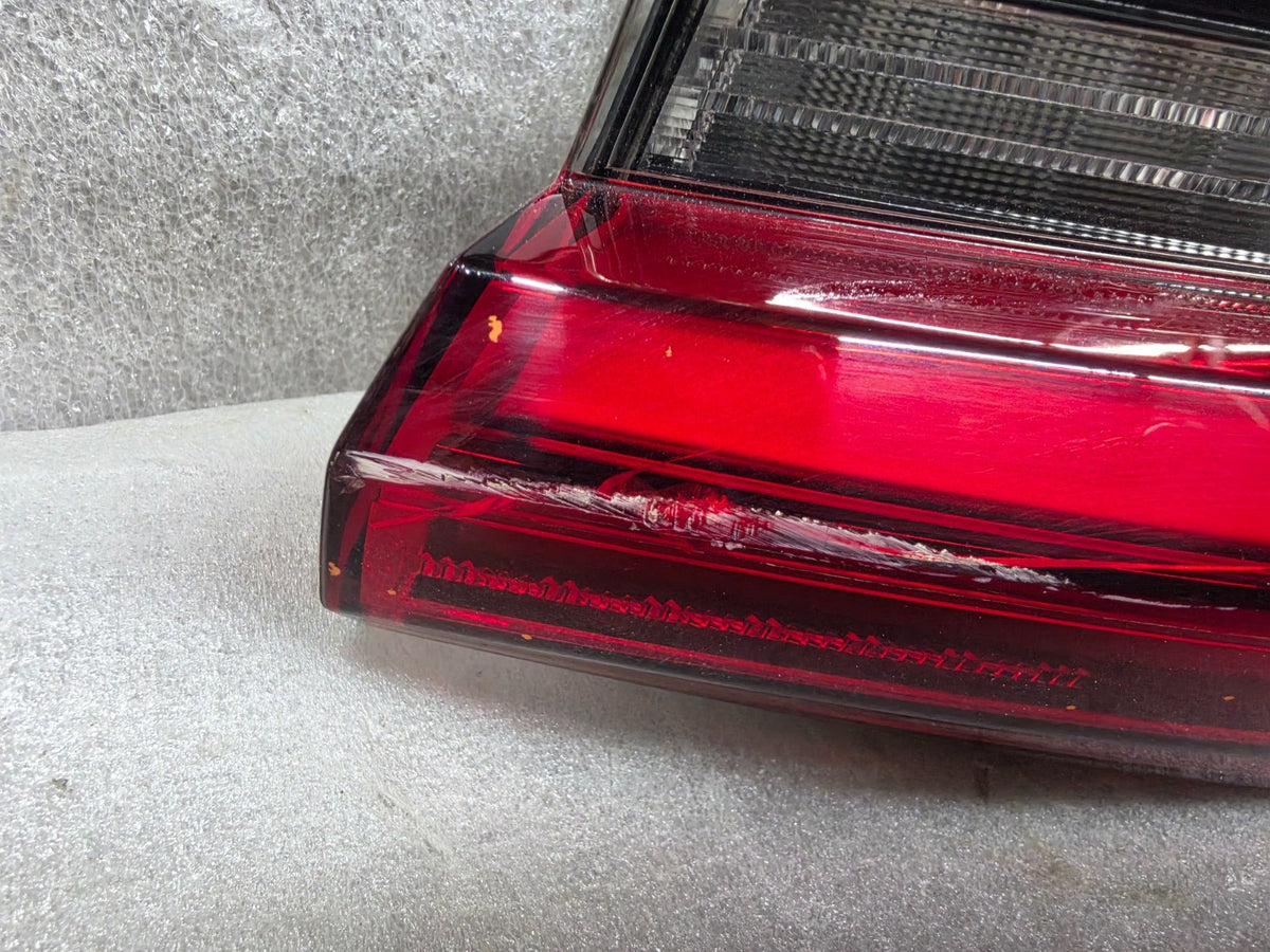 2019-2022 BMW 330I G20 REAR RIGHT QUARTER OUTER TAIL LIGHT LED OEM 63217420452