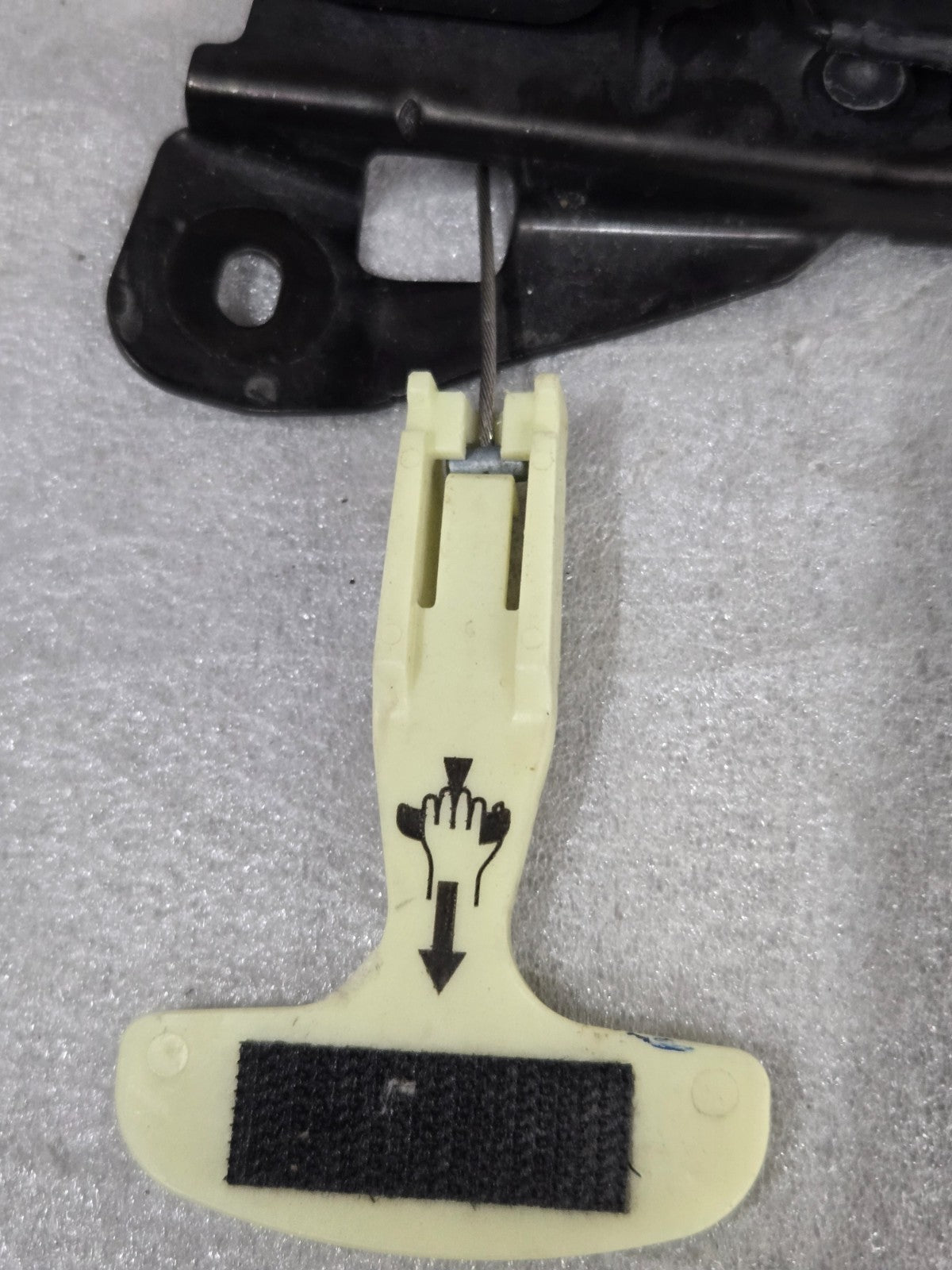 2014 - 2024 Maserati Ghibli Trunk Lid Handle Lock Latch Actuator OEM 670154980