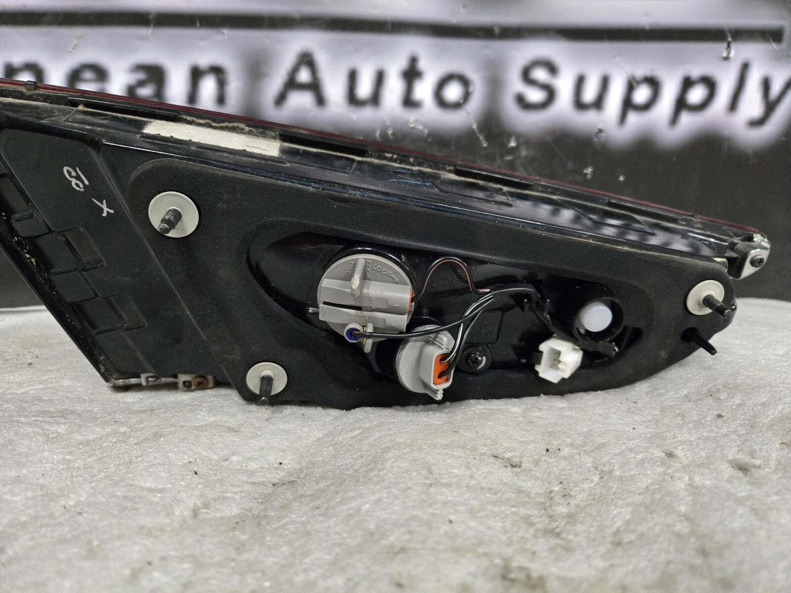 2018 2019 HYUNDAI SONATA PASSENGER RIGHT RH TAIL LIGHT LAMP OEM 92404-C2