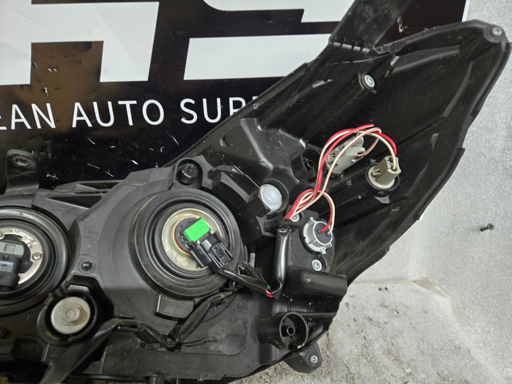 2012-2016 Subaru Crosstrek Halogen Right RH Headlight Assembly OEM 84001FJ320