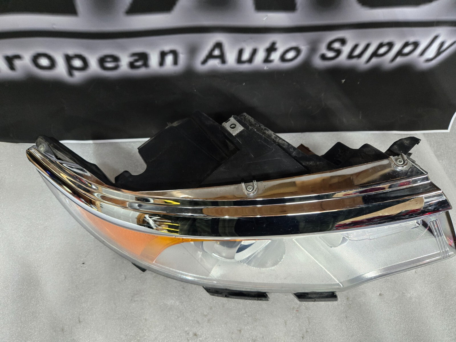 2011-2014 Ford Edge RH Passenger Right Side Halogen Headlight BT43-13005-AE OEM