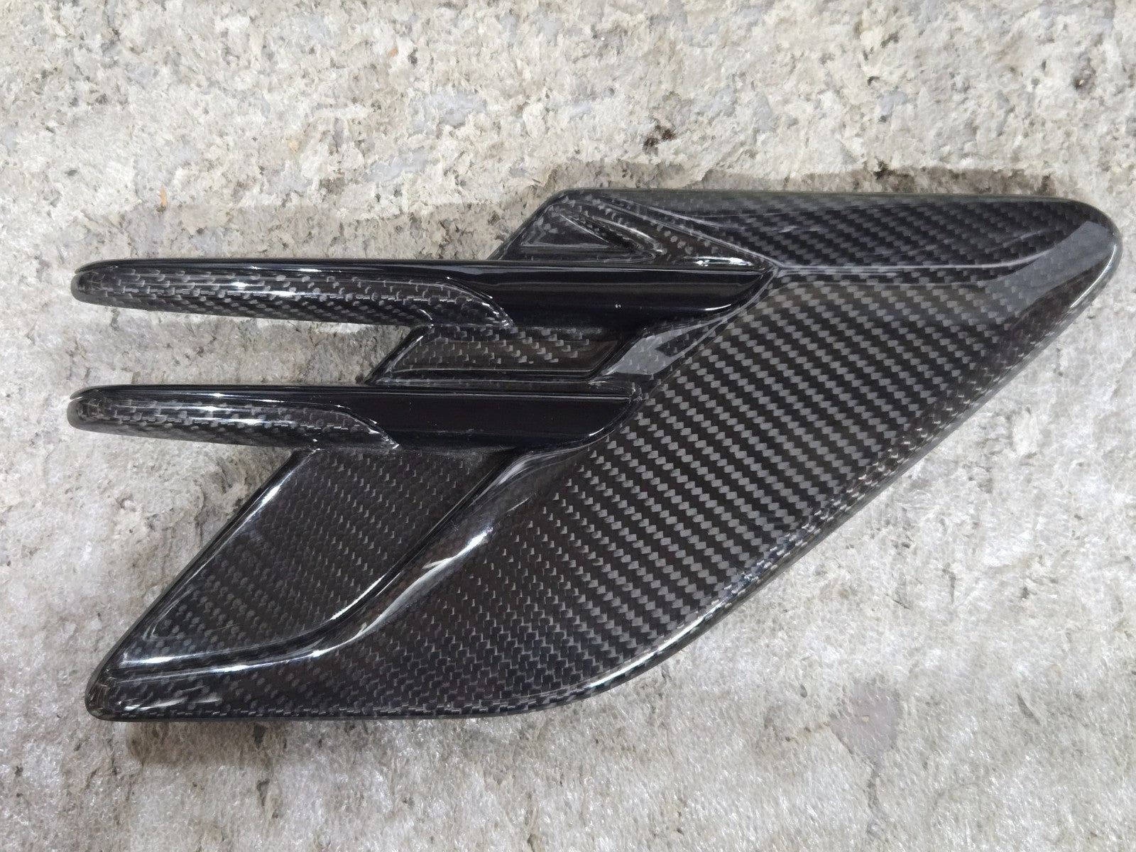 Land Rover Sport II L494 Right RH Carbon Fiber Fender Vent JK6M-280B10-AB OEM