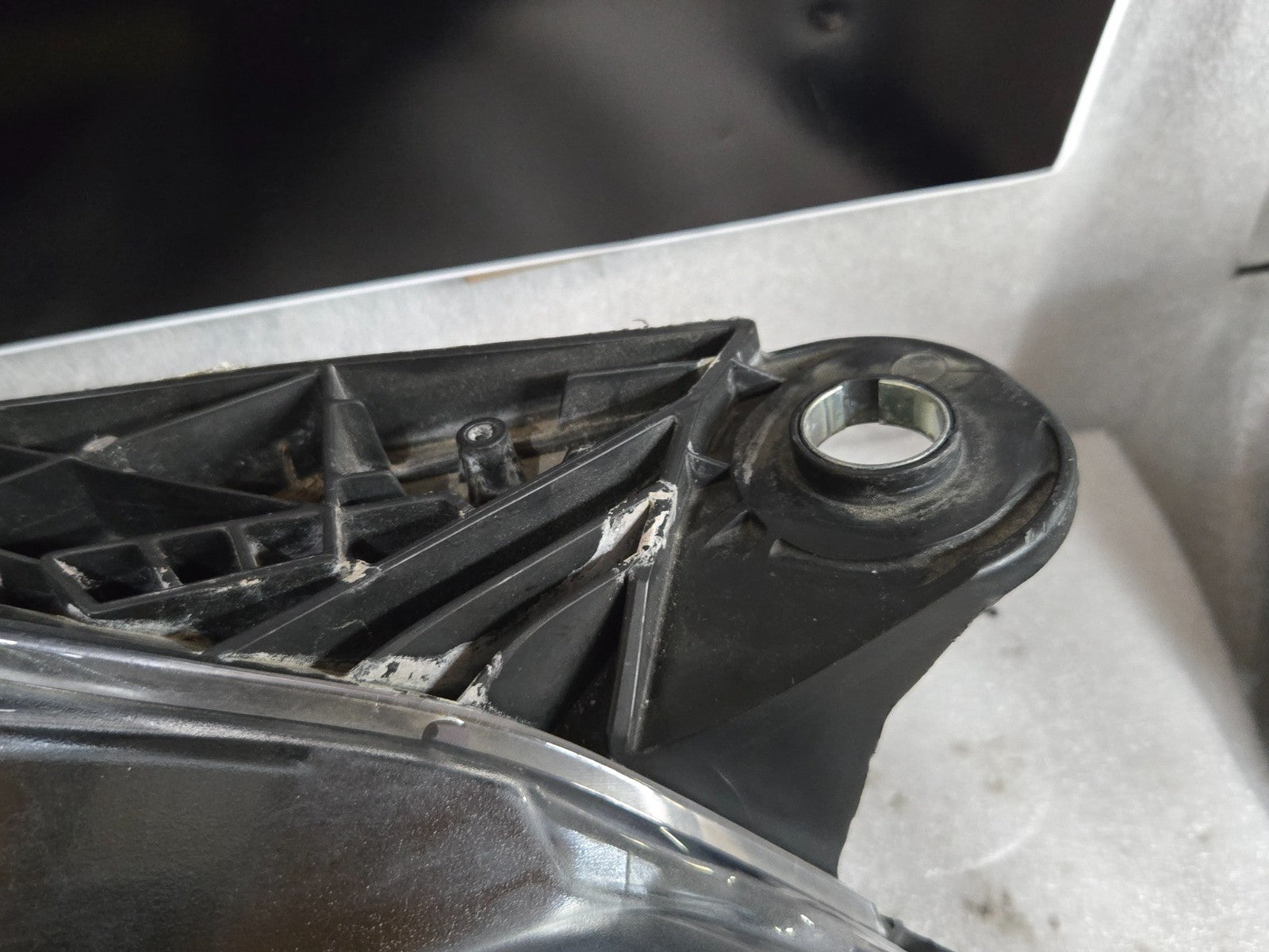 2018-2021 MASERATI QUATTROPORTE M156 RIGHT HEADLIGHT LED OEM 670100620 COMPLETE