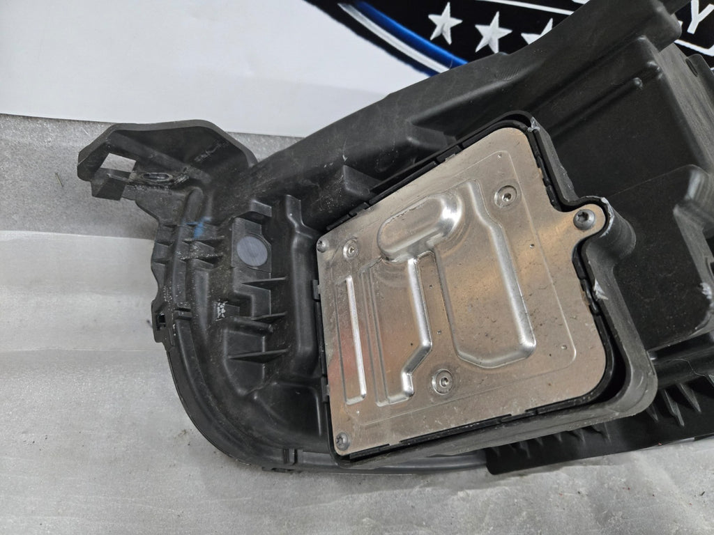 2016 - 2023 Volvo XC90 Right RH Passenger LED Headlight OEM 32338947 w/ Modules