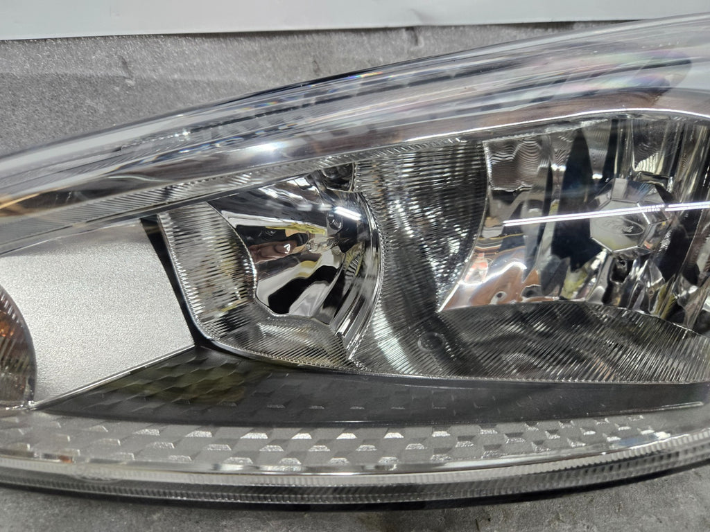 2015-2018 FORD FOCUS LEFT DRIVER LH HEADLIGHT ASSEMBLY F1EB13W030JG OEM