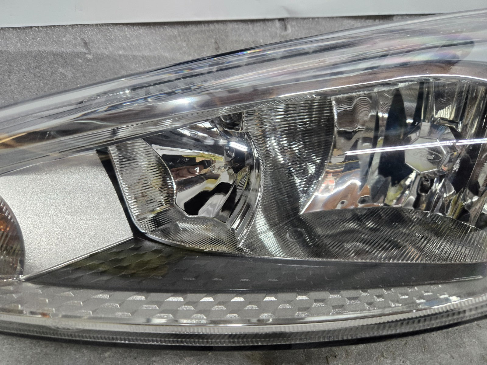 2015-2018 FORD FOCUS LEFT DRIVER LH HEADLIGHT ASSEMBLY F1EB13W030JG OEM