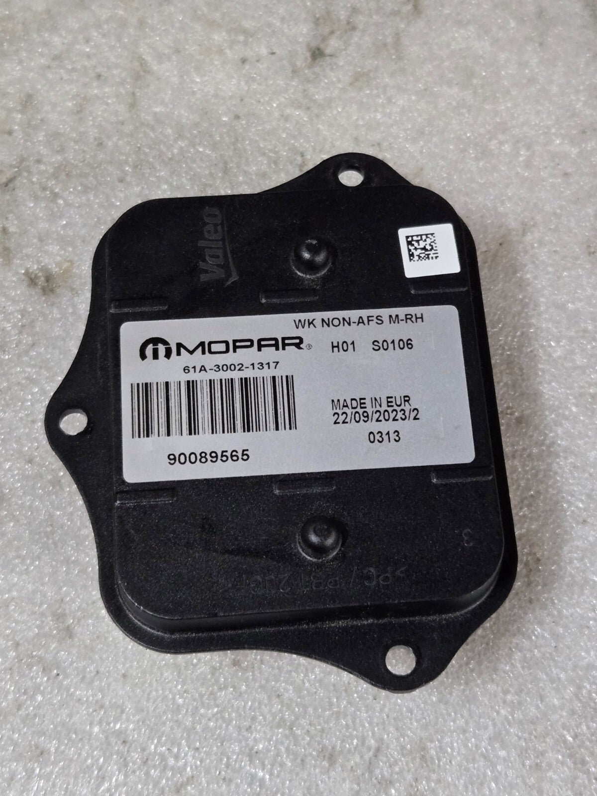 OEM 11-18 Grand Cherokee Self-Leveling Headlight Control Module Ballast 90089565