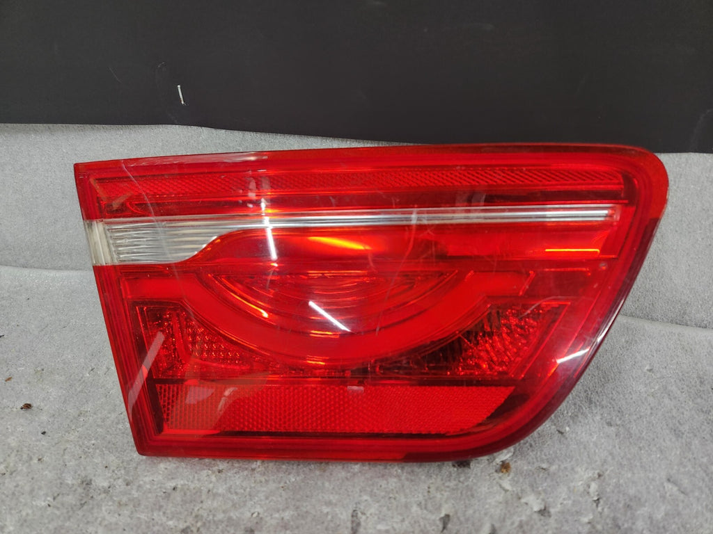 2017-2019 JAGUAR XE LEFT DRIVER REAR LIFTGATE INNER TAILLIGHT LAMP OEM 197339