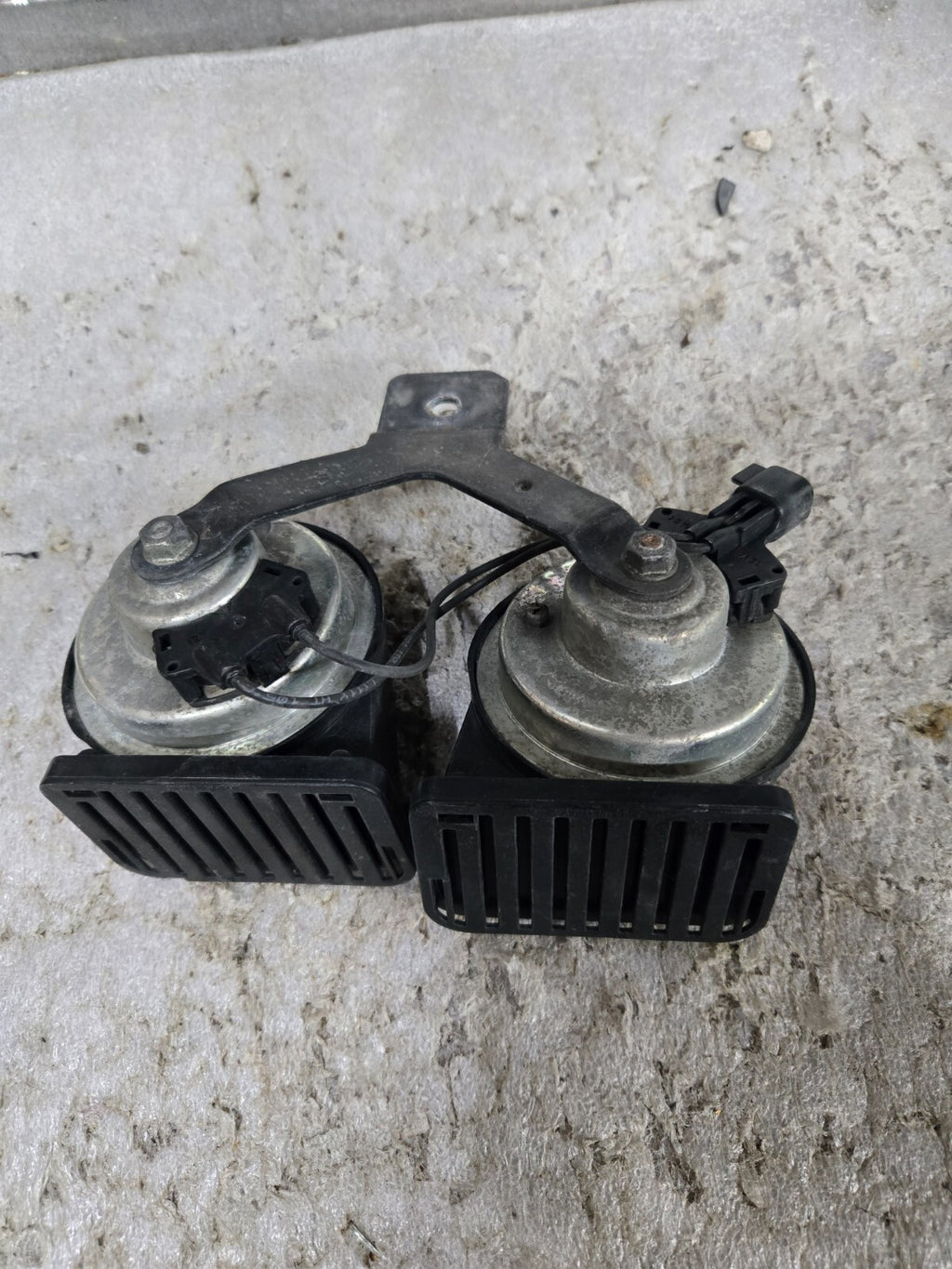 2015-2019 Land Rover Discovery Sport L550 Dual Electric Horn BJ3213A803AC OEM