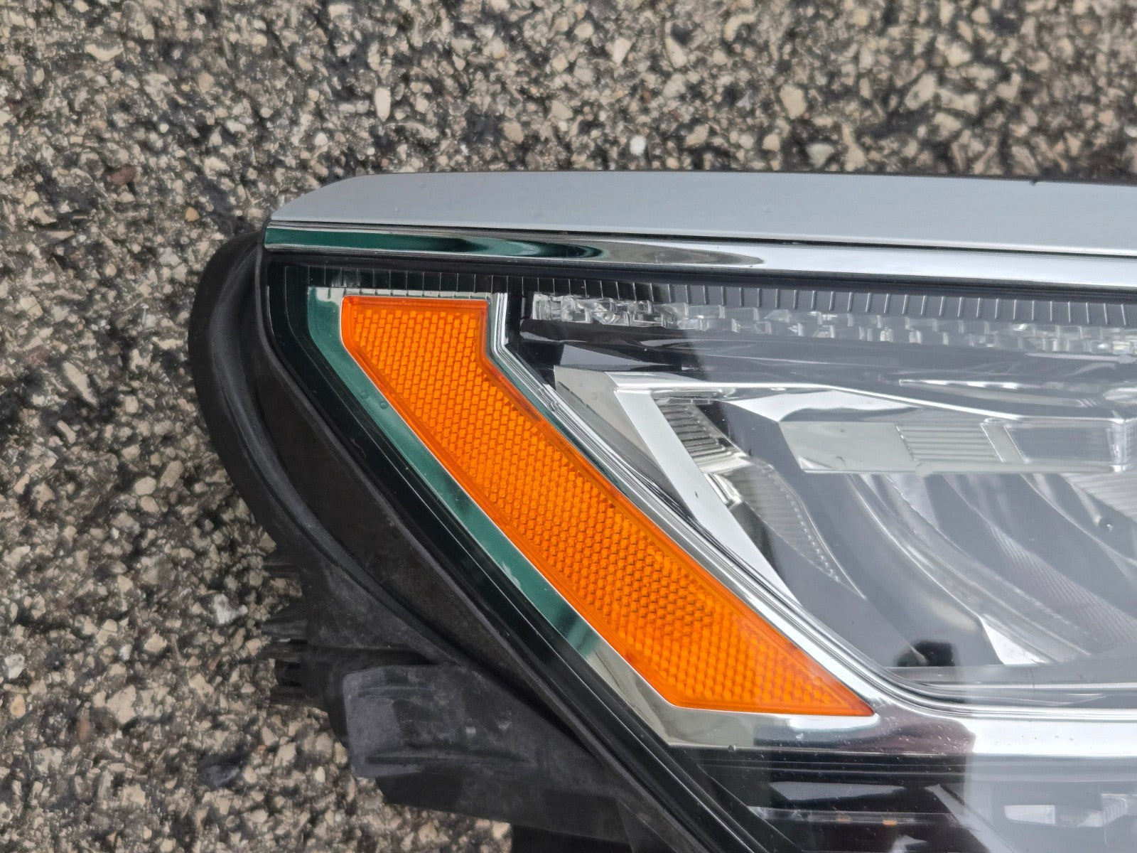 2016-2019 Volkswagen Passat Right Passenger Side LED Headlight 561.941.036A OEM