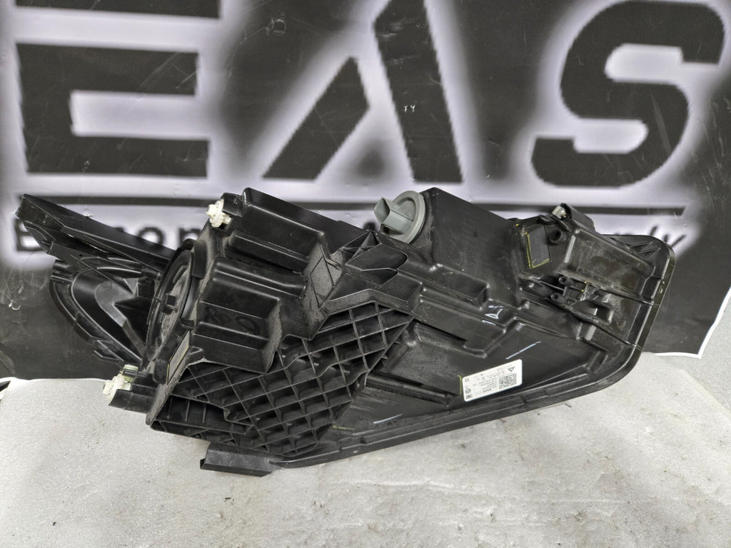 2018 2019 2020 2021 Chevrolet Equinox Headlight Left LH Driver OEM Xenon HID