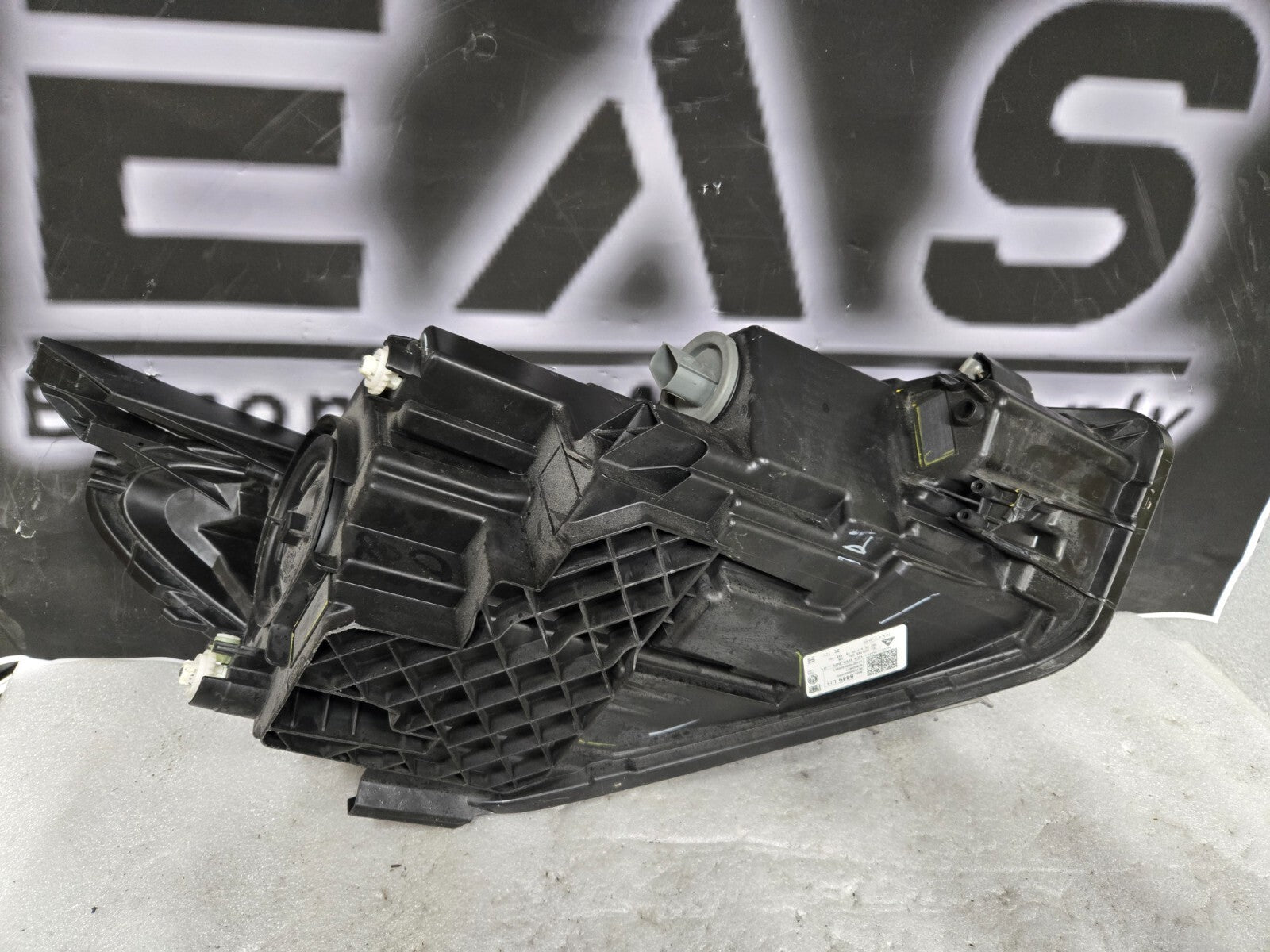 2018 2019 2020 2021 Chevrolet Equinox Headlight Left LH Driver OEM Xenon HID