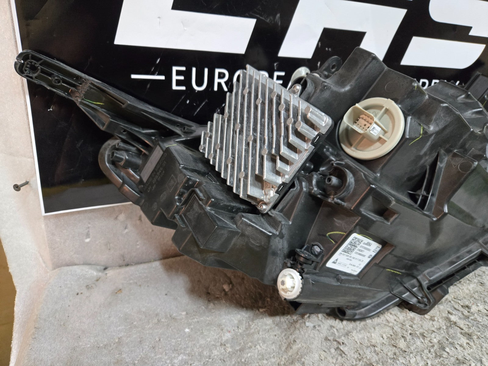2022-2024 CHEVROLET EQUINOX LED HEADLIGHT OEM LH DRIVER SIDE REFLECTOR 85538064