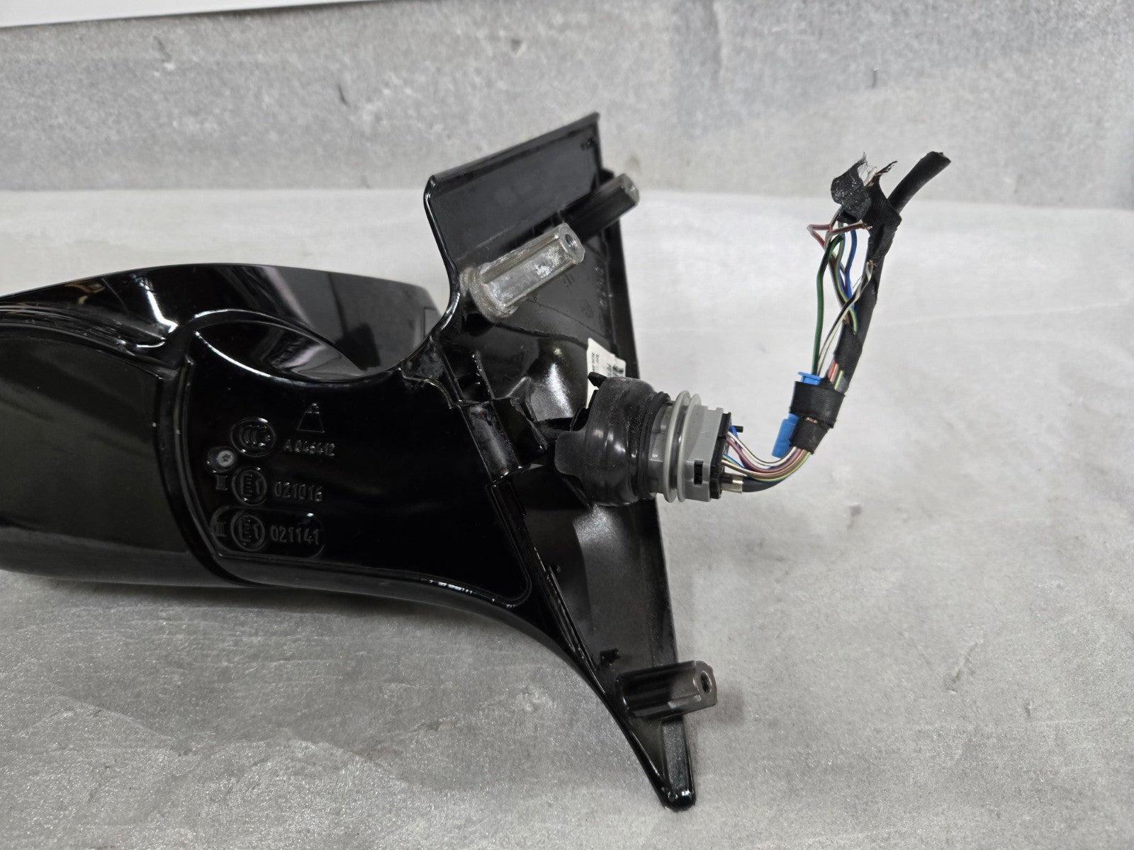 2014‑16 BMW 5 Series F10 Driver Left LH Side View Mirror w/ Camera E1021016 OEM