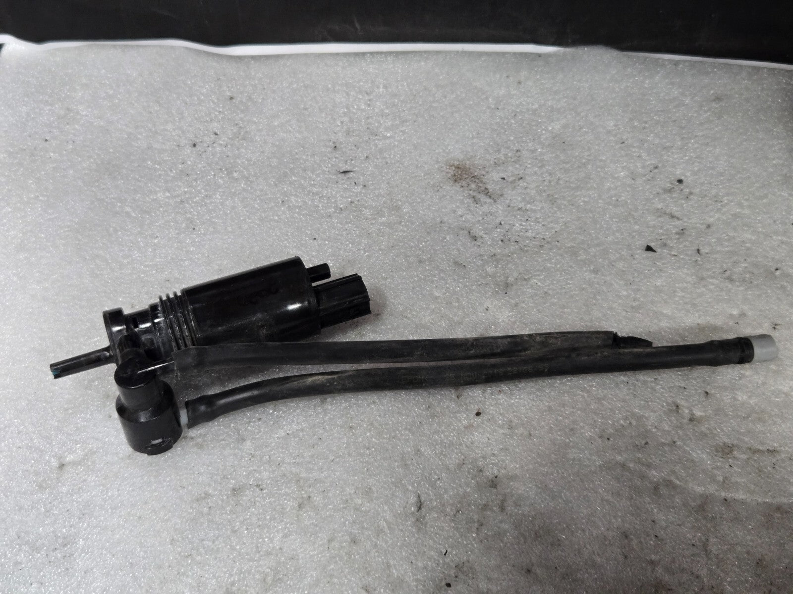Jaguar E-Pace R X540 Windscreen Washer Tank Pump 1042518001 OEM