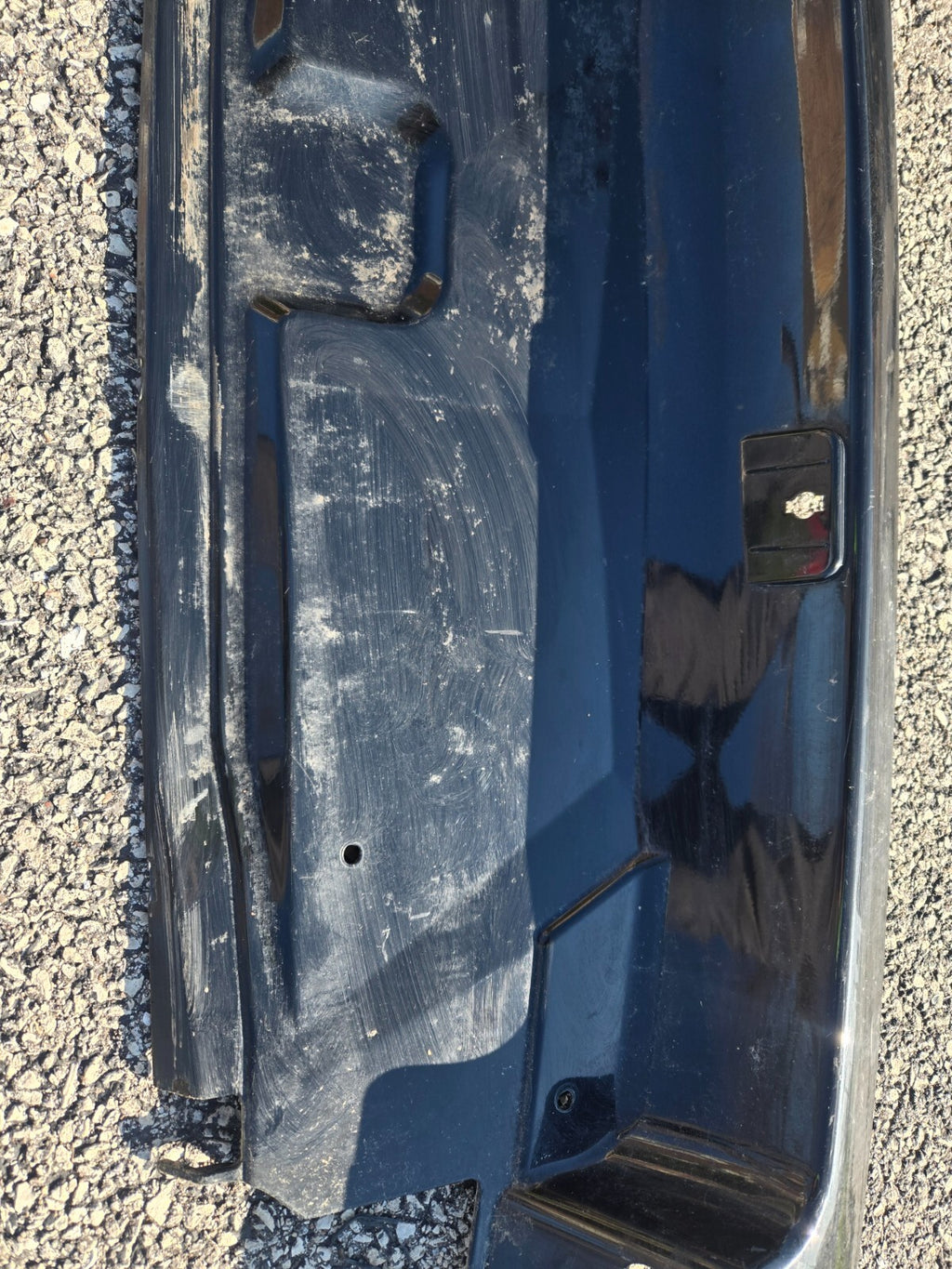 15-20 CHEVROLET SUBURBAN TAILGATE LIFTGATE ROOF SPOILER LOWER COVER OEM 22892618