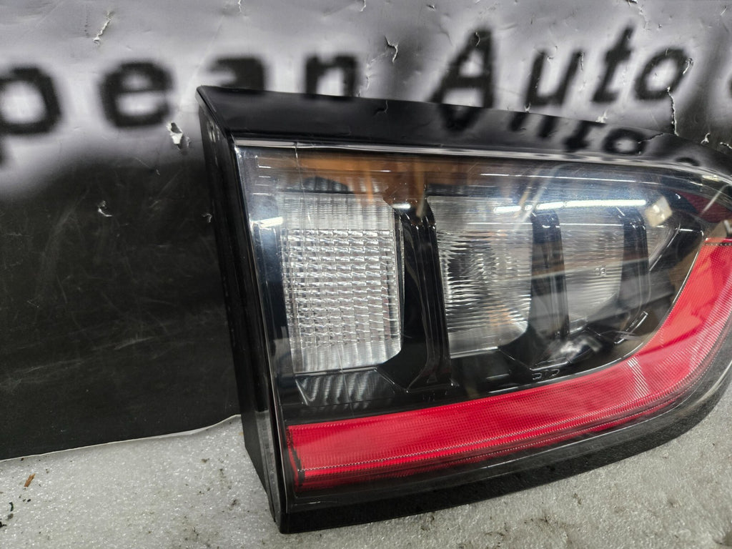 2019-23 JEEP CHEROKEE REAR LEFT DRIVER SIDE INNER TAIL LIGHT TAIL OEM 68275965AI