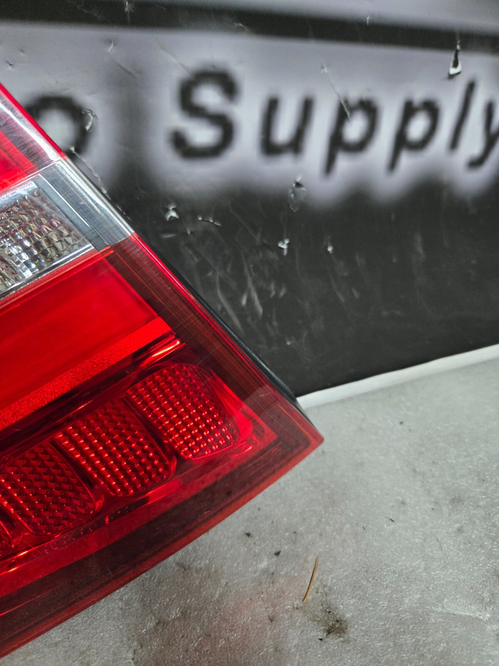 2017 - 2019 MERCEDES GLS450 X166 REAR LEFT INNER LED TAILLIGHT OEM A1669066302
